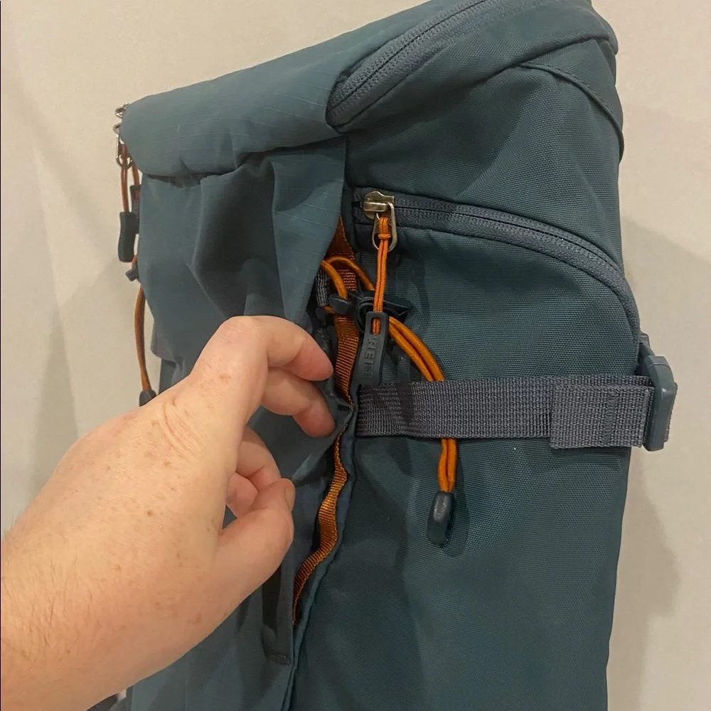 Like New REI 18L Ruck Pack Hiking/Travel/Laptop/Carry-On Backpack
